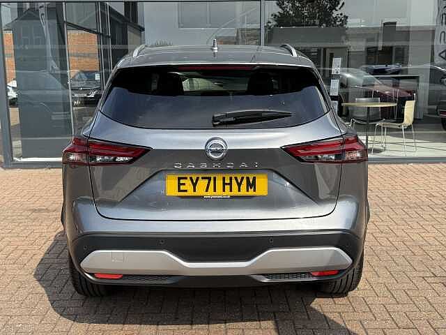 Nissan Qashqai 1.3 DiG-T MH N-Connecta 5dr