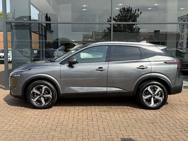 Nissan Qashqai 1.3 DiG-T MH N-Connecta 5dr