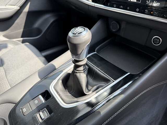 Nissan Qashqai 1.3 DiG-T MH N-Connecta 5dr