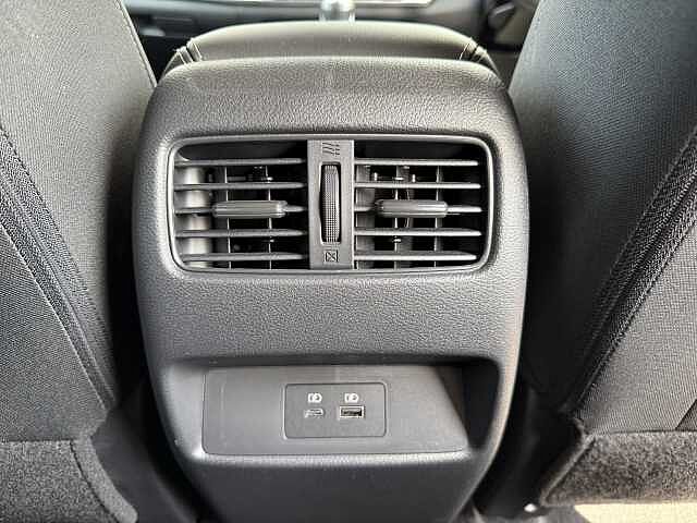 Nissan Qashqai 1.3 DiG-T MH N-Connecta 5dr