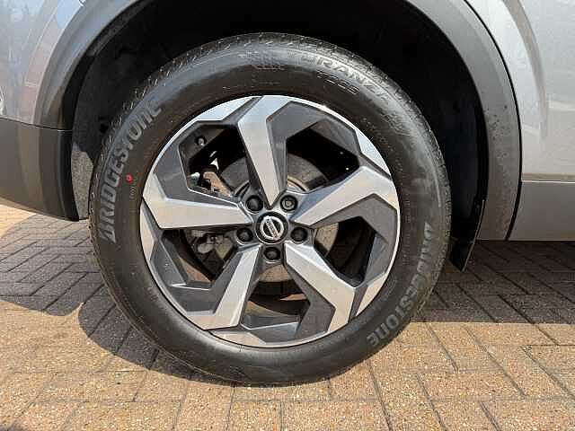 Nissan Qashqai 1.3 DiG-T MH N-Connecta 5dr