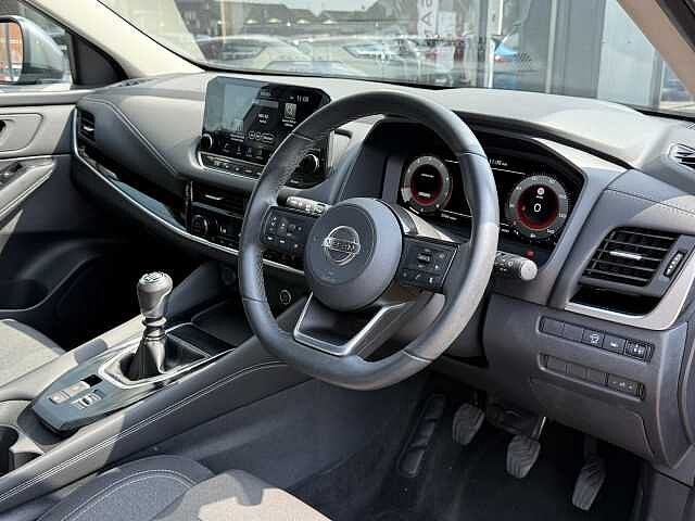 Nissan Qashqai 1.3 DiG-T MH N-Connecta 5dr