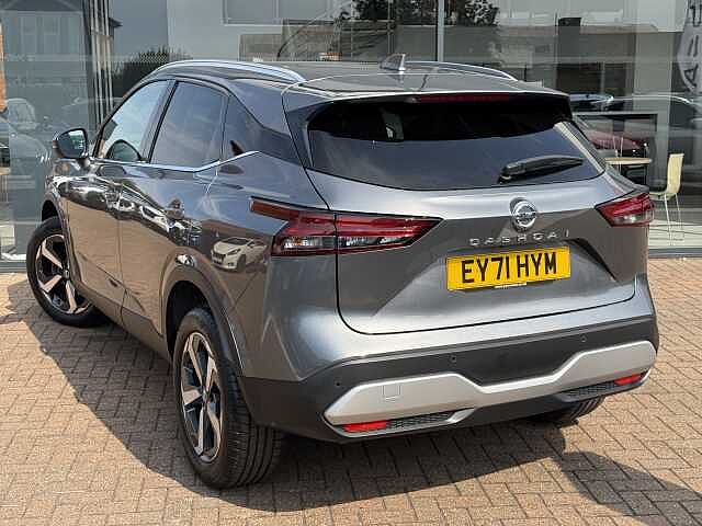 Nissan Qashqai 1.3 DiG-T MH N-Connecta 5dr