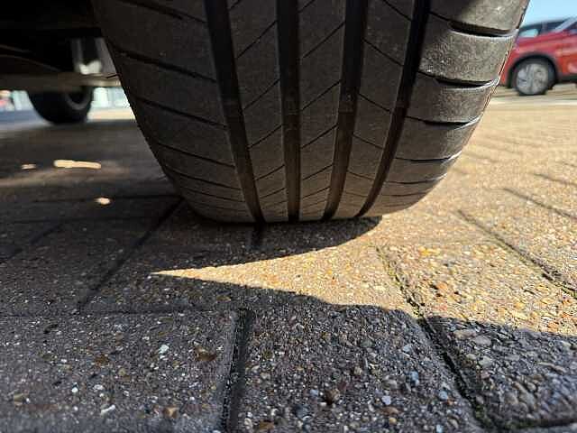 Nissan Juke 1.0 DiG-T 114 N-Connecta 5dr