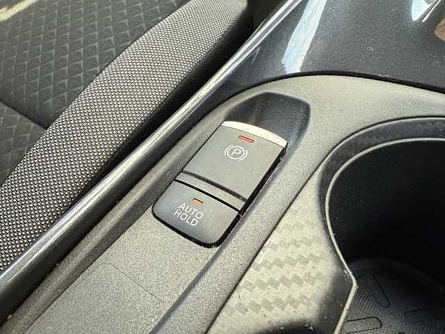 Nissan Juke 1.0 DiG-T 114 N-Connecta 5dr DCT