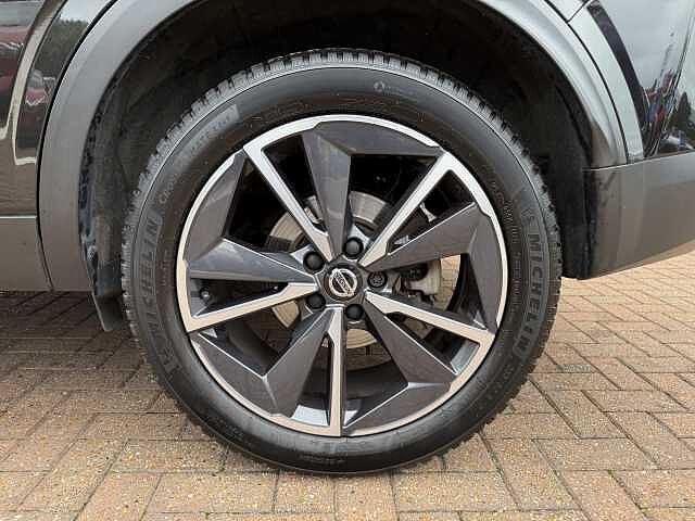 Nissan Qashqai 1.3 DiG-T MH Tekna 5dr
