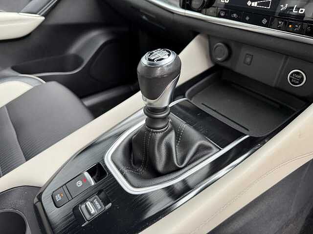 Nissan Qashqai 1.3 DiG-T MH Tekna 5dr