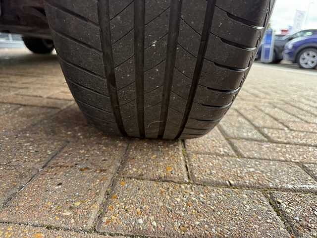 Nissan Juke 1.0 DiG-T 114 N-Connecta 5dr DCT