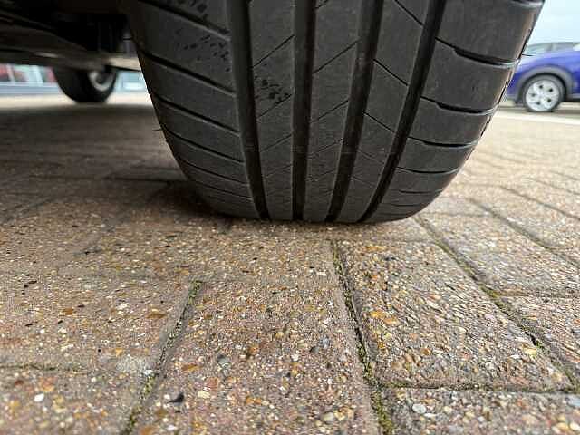 Nissan Juke 1.0 DiG-T 114 N-Connecta 5dr