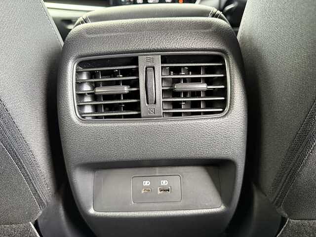 Nissan Qashqai 1.3 DiG-T MH 158 N-Connecta 5dr Xtronic