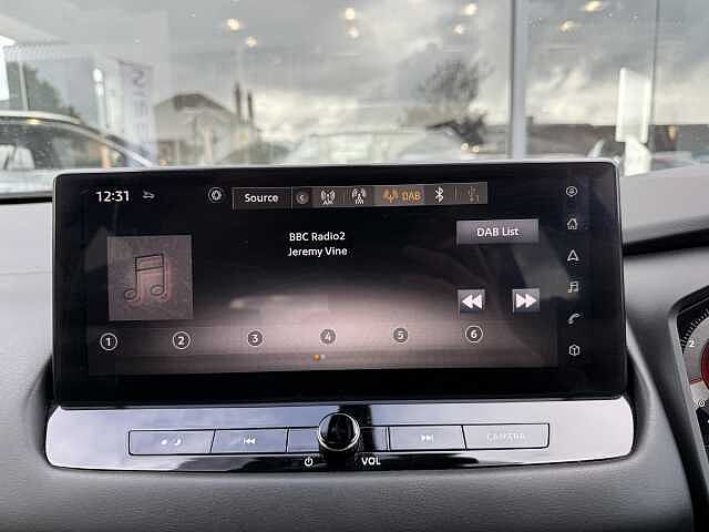 Nissan Qashqai 1.3 DiG-T MH 158 N-Connecta 5dr Xtronic