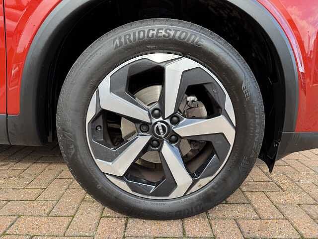 Nissan Qashqai 1.3 DiG-T MH 158 N-Connecta 5dr Xtronic