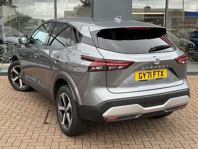 Nissan Qashqai 1.3 DiG-T MH N-Connecta 5dr