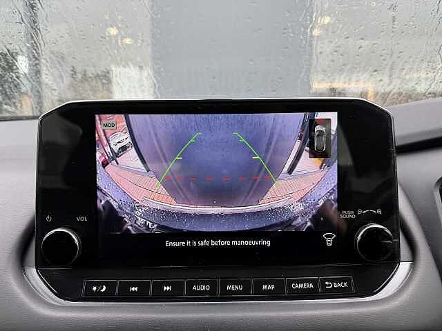 Nissan Qashqai 1.3 DiG-T MH N-Connecta 5dr