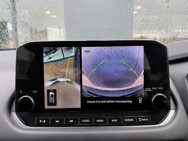 Nissan Qashqai 1.3 DiG-T MH N-Connecta 5dr