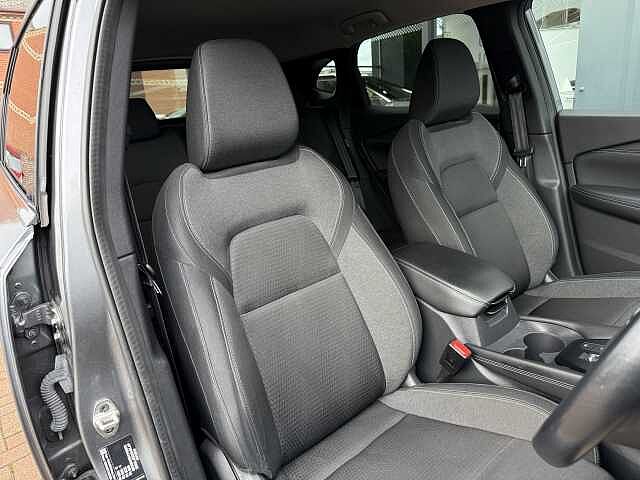 Nissan Qashqai 1.3 DiG-T MH N-Connecta 5dr