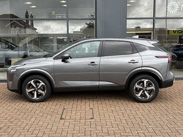 Nissan Qashqai 1.3 DiG-T MH N-Connecta 5dr