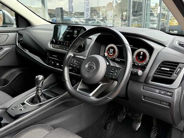 Nissan Qashqai 1.3 DiG-T MH N-Connecta 5dr