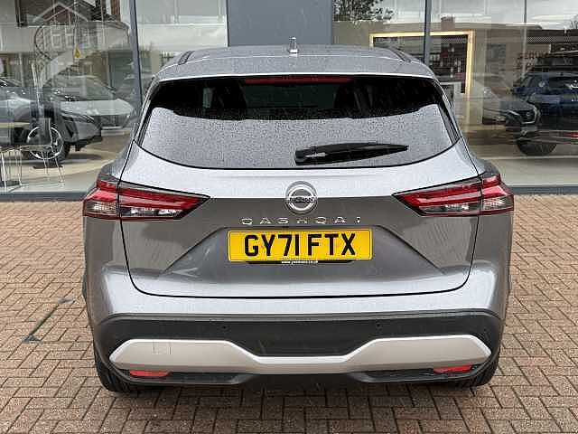 Nissan Qashqai 1.3 DiG-T MH N-Connecta 5dr