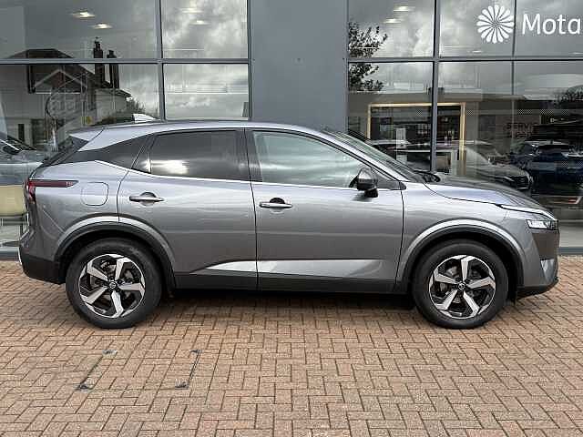 Nissan Qashqai 1.3 DiG-T MH N-Connecta 5dr