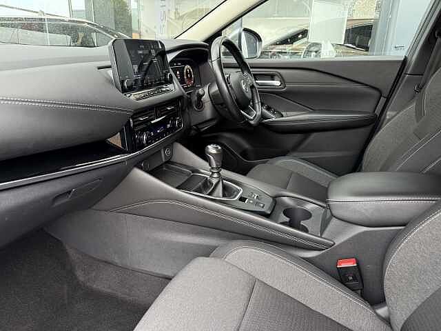 Nissan Qashqai 1.3 DiG-T MH N-Connecta 5dr