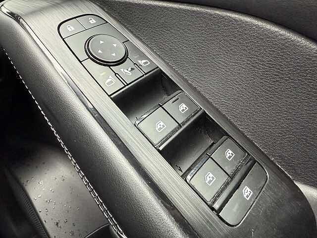 Nissan Qashqai 1.3 DiG-T MH N-Connecta 5dr