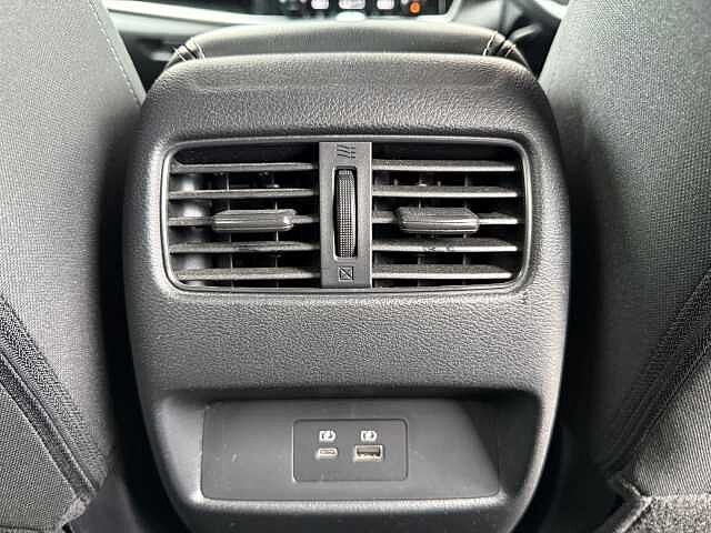 Nissan Qashqai 1.3 DiG-T MH N-Connecta 5dr