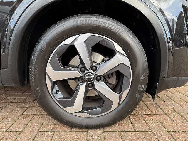 Nissan Qashqai 1.3 DiG-T MH 158 N-Connecta 5dr Xtronic