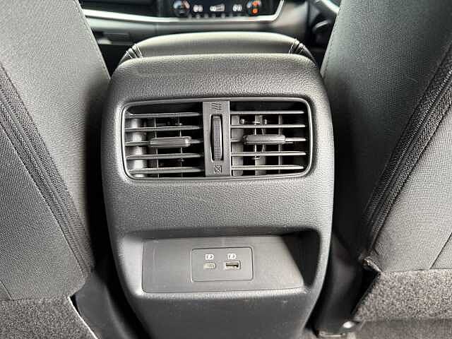 Nissan Qashqai 1.3 DiG-T MH 158 N-Connecta 5dr Xtronic