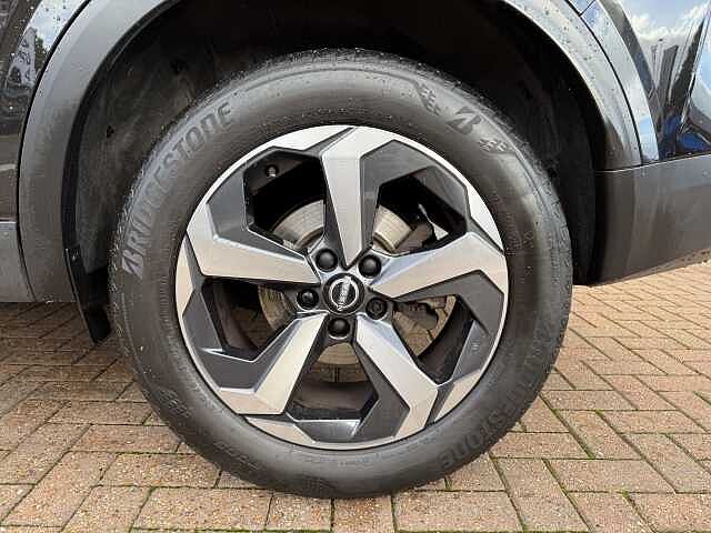 Nissan Qashqai 1.3 DiG-T MH 158 N-Connecta 5dr Xtronic