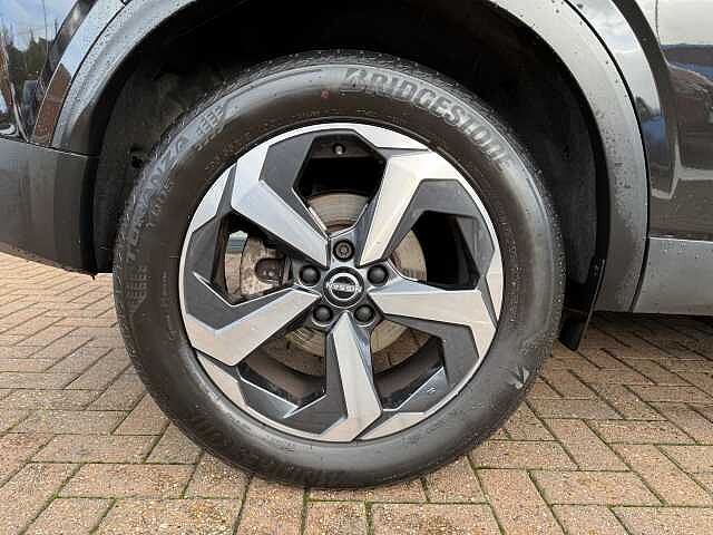 Nissan Qashqai 1.3 DiG-T MH 158 N-Connecta 5dr Xtronic