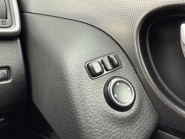 Nissan Qashqai 1.7 dCi N-Connecta 5dr