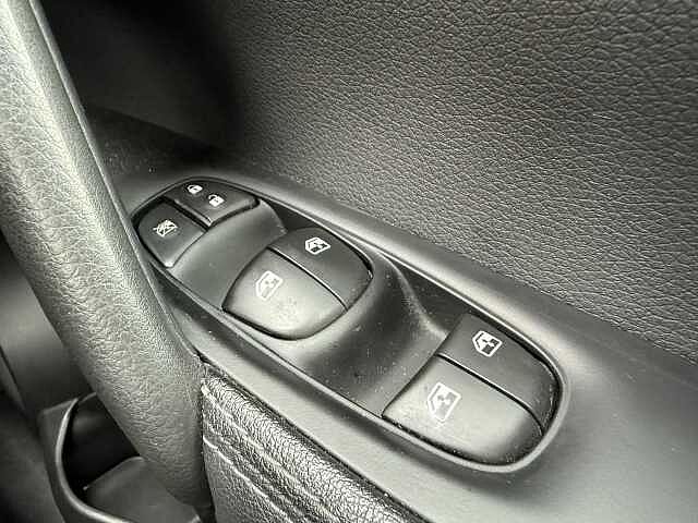 Nissan Qashqai 1.7 dCi N-Connecta 5dr