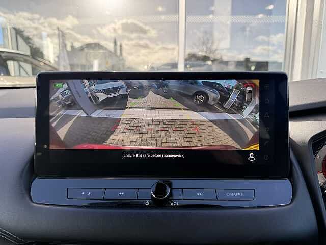 Nissan Qashqai 1.3 DiG-T MH N-Connecta 5dr