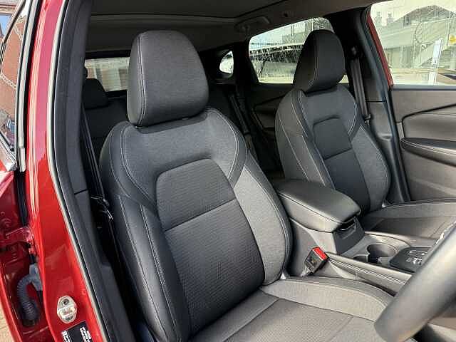 Nissan Qashqai 1.3 DiG-T MH N-Connecta 5dr