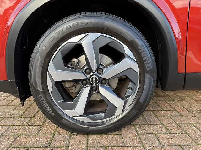 Nissan Qashqai 1.3 DiG-T MH N-Connecta 5dr