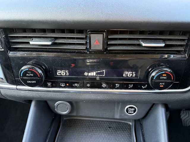 Nissan Qashqai 1.3 DiG-T MH N-Connecta 5dr