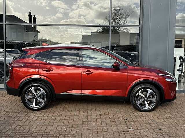 Nissan Qashqai 1.3 DiG-T MH N-Connecta 5dr