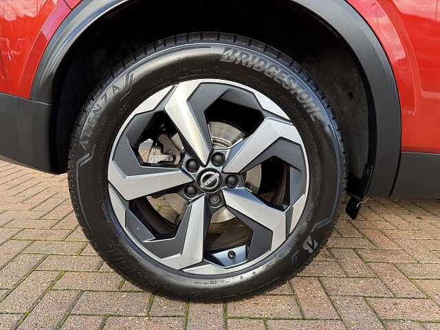 Nissan Qashqai 1.3 DiG-T MH N-Connecta 5dr