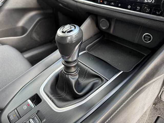 Nissan Qashqai 1.3 DiG-T MH N-Connecta 5dr