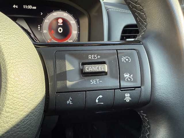 Nissan Qashqai 1.3 DiG-T MH N-Connecta 5dr