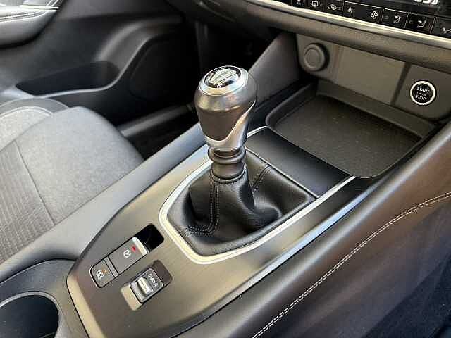 Nissan Qashqai 1.3 DiG-T MH N-Connecta 5dr