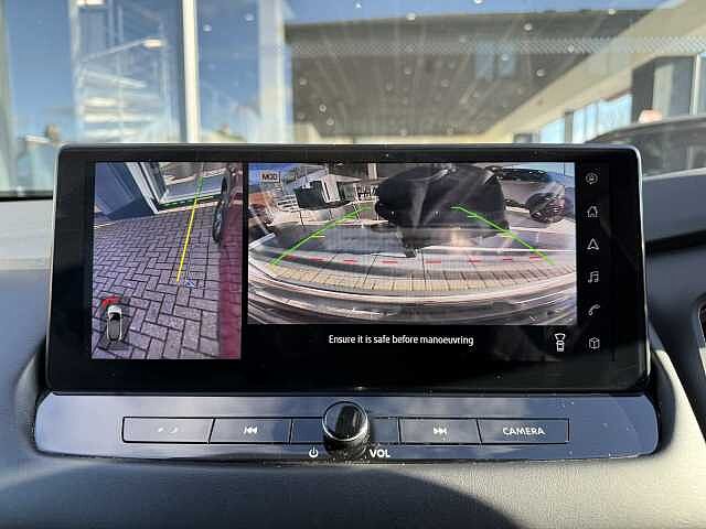 Nissan Qashqai 1.3 DiG-T MH N-Connecta 5dr