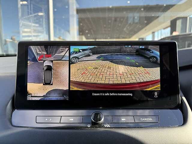 Nissan Qashqai 1.3 DiG-T MH N-Connecta 5dr