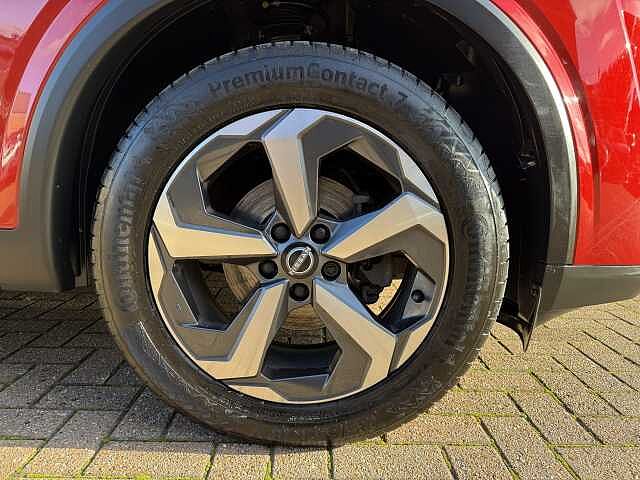 Nissan Qashqai 1.3 DiG-T MH N-Connecta 5dr