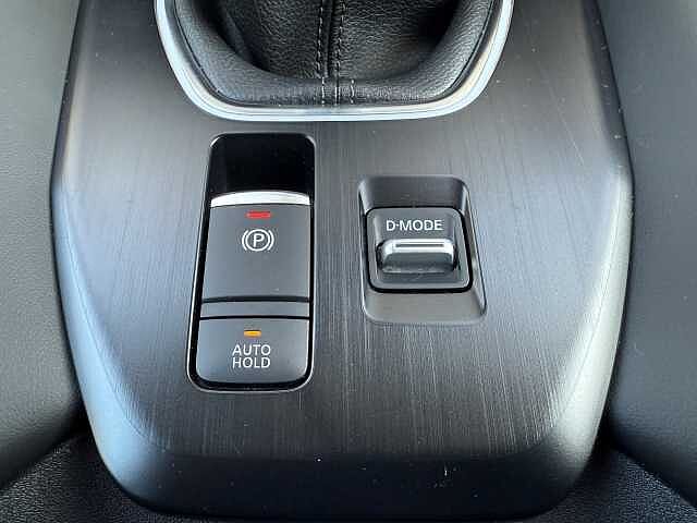 Nissan Qashqai 1.3 DiG-T MH N-Connecta 5dr