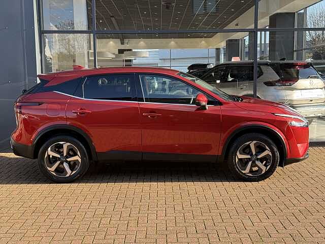 Nissan Qashqai 1.3 DiG-T MH N-Connecta 5dr