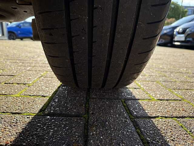 Nissan Qashqai 1.3 DiG-T MH N-Connecta 5dr