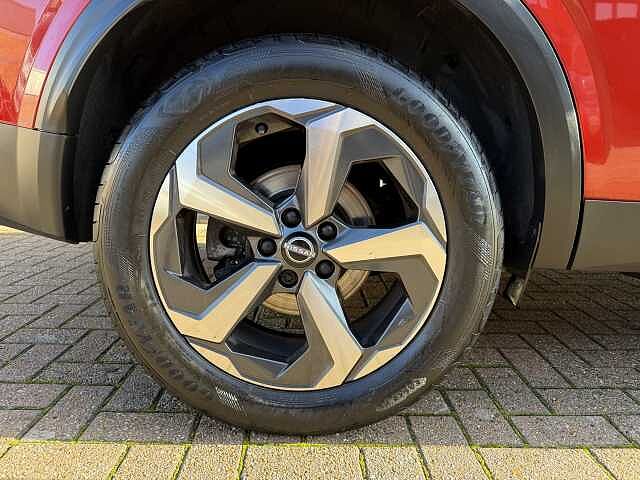 Nissan Qashqai 1.3 DiG-T MH N-Connecta 5dr