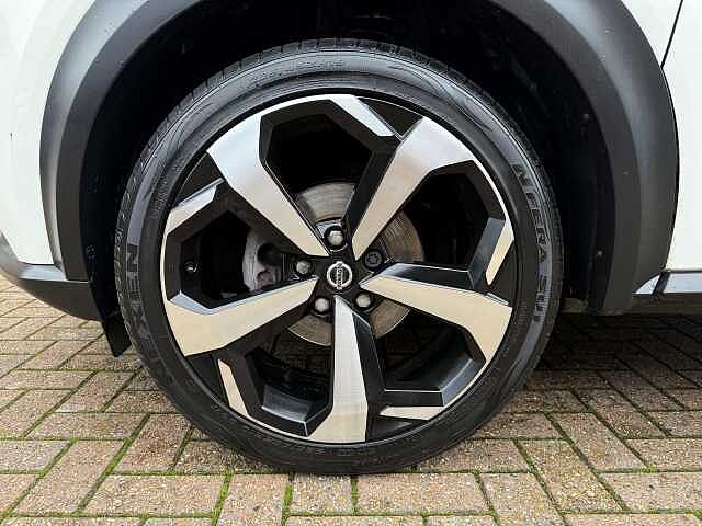 Nissan Juke 1.0 DiG-T 114 Tekna 5dr